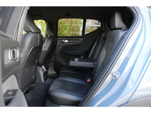 Volvo  XC40 Volvo 1.5 T5 Recharge R-Design | Trekhaak | Camera | Stuur/stoelverwarming ActivLease financial lease