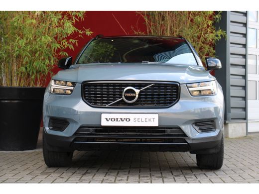 Volvo  XC40 Volvo 1.5 T5 Recharge R-Design | Trekhaak | Camera | Stuur/stoelverwarming ActivLease financial lease