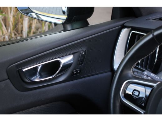 Volvo  XC60 Volvo 2.0 Recharge T8 AWD R-Design | Trekhaak | Schuifdak | Adaptive Cruise | BLIS | 21" Velgen ActivLease financial lease