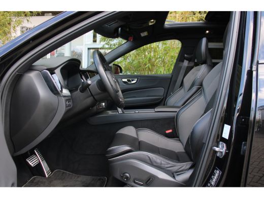 Volvo  XC60 Volvo 2.0 Recharge T8 AWD R-Design | Trekhaak | Schuifdak | Adaptive Cruise | BLIS | 21" Velgen ActivLease financial lease