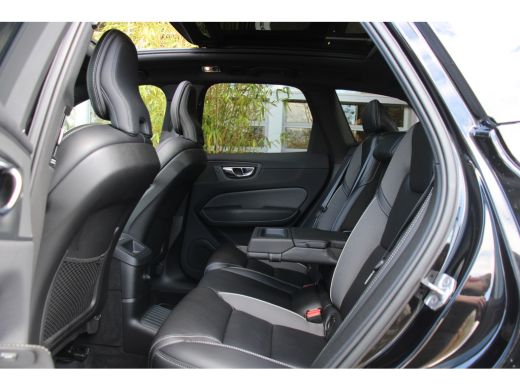 Volvo  XC60 Volvo 2.0 Recharge T8 AWD R-Design | Trekhaak | Schuifdak | Adaptive Cruise | BLIS | 21" Velgen ActivLease financial lease