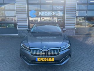 Skoda Superb Combi 1.4 TSI 218 pk iV Business Edition 6-DSG | Trekhaak wegklapbaar | Leder | Achteruitrijcamer...