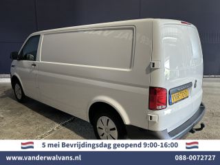 Volkswagen Transporter 2.0 TDI L2H1 Euro6 RIJKLAAR Airco | Navigatie | Apple Carplay | Android Auto | Trekhaak Cruisecon...