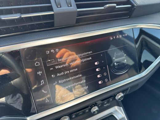 Audi Q3 45 TFSI e S edition | PHEV | Trekhaak | Elec. A-Klep | 19Inch | Leder-alcantara | 6.023Km | ActivLease financial lease