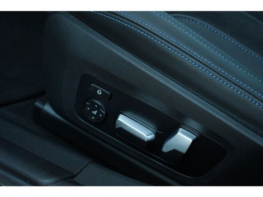 BMW 3 Serie Touring 330e M-Sport Pano Trekh ACC El-zetel HUD Carbon 19inch Adp-onderstel ActivLease financial lease