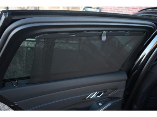 BMW 3 Serie Touring 330e M-Sport Pano Trekh ACC El-zetel HUD Carbon 19inch Adp-onderstel ActivLease financial lease