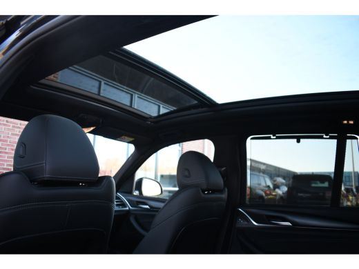 BMW X3 xDrive30e M-Sport Pano El-zetels HUD HiFi Camera Gesture ActivLease financial lease