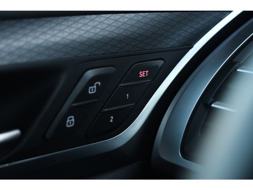 BMW X3 xDrive30e M-Sport Pano El-zetels HUD HiFi Camera Gesture ActivLease financial lease
