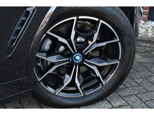 BMW X3 xDrive30e M-Sport Pano El-zetels HUD HiFi Camera Gesture ActivLease financial lease