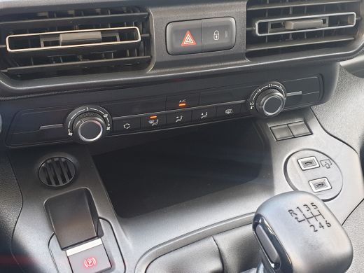 Citroën Berlingo 1.5 BlueHDi 100 S&S L1 € 2.725,- Voorraad Voordeel | Pakket Winter | 10" SD Radio DAB + | Trekhaa... ActivLease financial lease