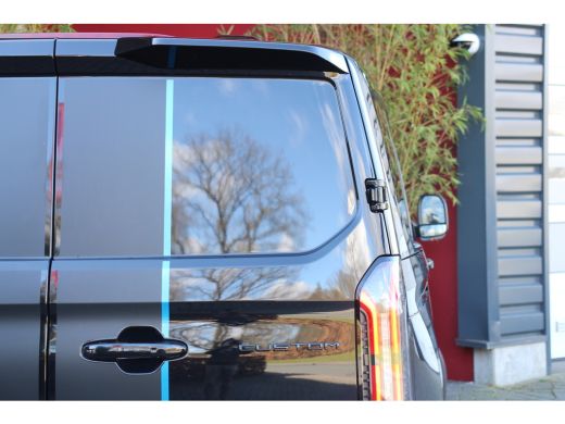 Ford Transit Custom Ford 300 2.0 150 pk TDCI L2H1 Sport | € 4.920,- Voorraad Voordeel ActivLease financial lease