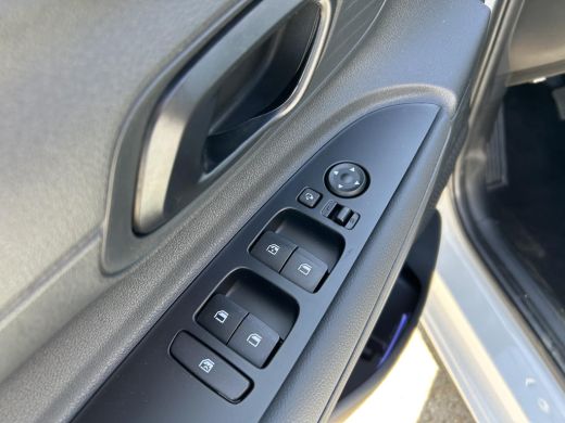 Hyundai i20 1.0 T-GDI Comfort | 2e paasdag geopend! | VOORRAADKORTING | Achteruitrijcamera | Cruise Control |... ActivLease financial lease