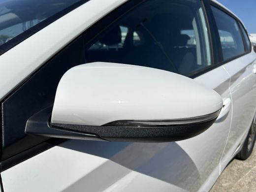 Hyundai i20 1.0 T-GDI Comfort | 2e paasdag geopend! | VOORRAADKORTING | Achteruitrijcamera | Cruise Control |... ActivLease financial lease