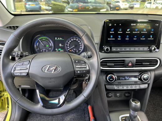 Hyundai KONA 1.6 GDI HEV Comfort | Rijklaarprijs! | Achteruitrijcamera | Adaptive CC | Navigatie | Incl. 36 mn... ActivLease financial lease