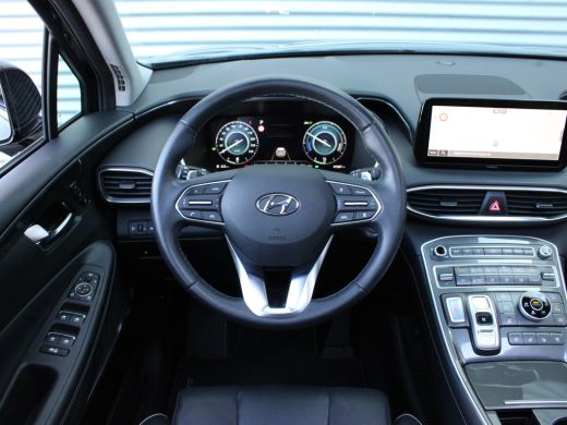 Hyundai Santa Fe Hyundai 1.6 T-GDI PHEV Premium Sky | Elektrisch glazen panorama-dak | Elektrisch verstelb. bestuu... ActivLease financial lease