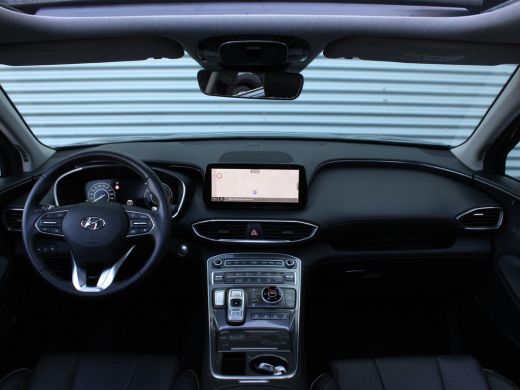 Hyundai Santa Fe Hyundai 1.6 T-GDI PHEV Premium Sky | Elektrisch glazen panorama-dak | Elektrisch verstelb. bestuu... ActivLease financial lease