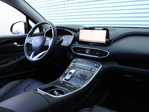 Hyundai Santa Fe Hyundai 1.6 T-GDI PHEV Premium Sky | Elektrisch glazen panorama-dak | Elektrisch verstelb. bestuu... ActivLease financial lease