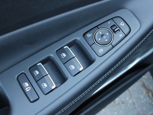 Hyundai Santa Fe Hyundai 1.6 T-GDI PHEV Premium Sky | Elektrisch glazen panorama-dak | Elektrisch verstelb. bestuu... ActivLease financial lease