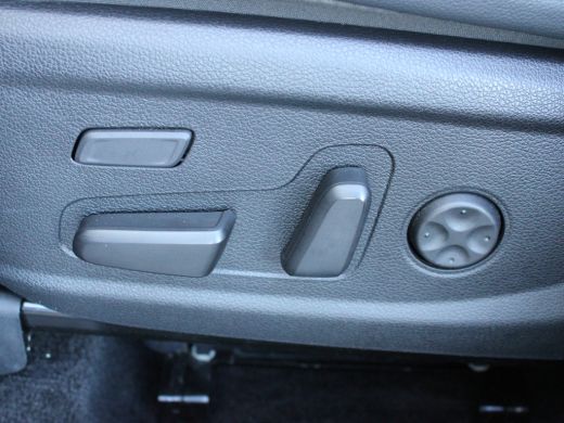 Hyundai Santa Fe Hyundai 1.6 T-GDI PHEV Premium Sky | Elektrisch glazen panorama-dak | Elektrisch verstelb. bestuu... ActivLease financial lease