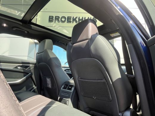Jaguar F-Pace P400e R-Dynamic SE | 22 Inch | Head-up | Panoramadak | Cold Climate | Verw. achterbank ActivLease financial lease