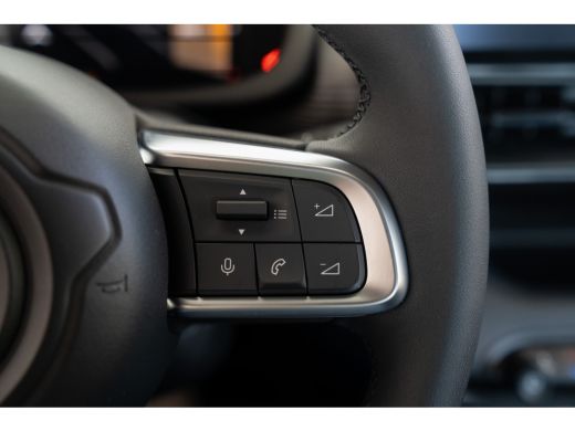 Jeep Avenger 1.2 Altitude | Navigatie | Keyless | 18 inch lichtmetaal | Climate Controle | Camera | ActivLease financial lease