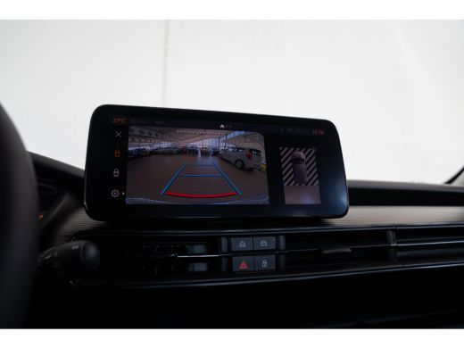 Jeep Avenger 1.2 Altitude | Navigatie | Keyless | 18 inch lichtmetaal | Climate Controle | Camera | ActivLease financial lease