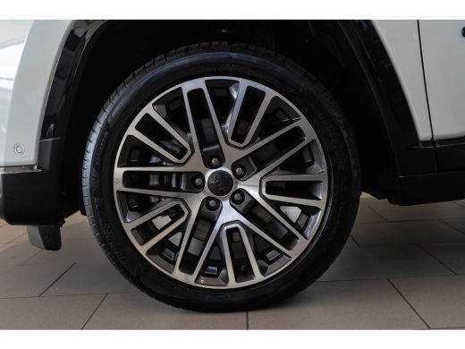 Jeep Compass Jeep 4xe 240 Plug-in Hybrid Electric Summit | Camera | Safety Pack | Winter pack | Apple Carplay ... ActivLease financial lease