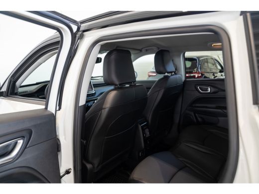 Jeep Compass Jeep 4xe 240 Plug-in Hybrid Electric Summit | Camera | Safety Pack | Winter pack | Apple Carplay ... ActivLease financial lease