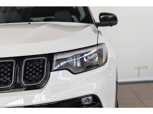 Jeep Compass Jeep 4xe 240 Plug-in Hybrid Electric Summit | Camera | Safety Pack | Winter pack | Apple Carplay ... ActivLease financial lease