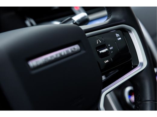 Land Rover Discovery Sport P300e PHEV AWD AUT | Black Pack | Afneembare trekhaak | Panoramadak | 360gr Camera | ActivLease financial lease