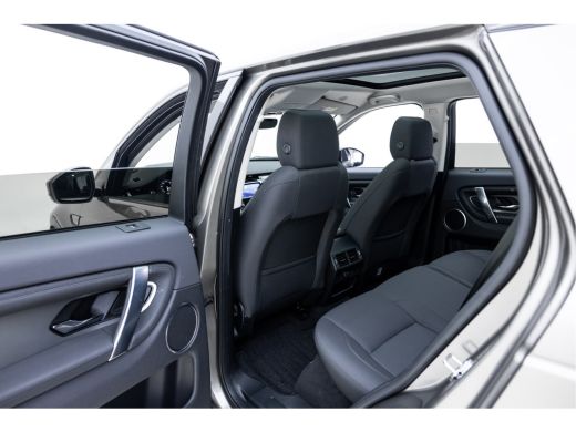 Land Rover Discovery Sport P300e PHEV AWD AUT | Black Pack | Afneembare trekhaak | Panoramadak | 360gr Camera | ActivLease financial lease