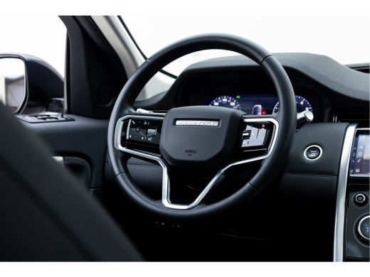 Land Rover Discovery Sport P300e PHEV AWD AUT | Black Pack | Afneembare trekhaak | Panoramadak | 360gr Camera | ActivLease financial lease