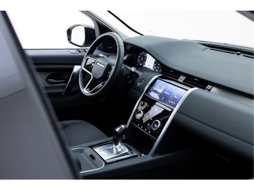 Land Rover Discovery Sport P300e PHEV AWD AUT | Black Pack | Afneembare trekhaak | Panoramadak | 360gr Camera | ActivLease financial lease