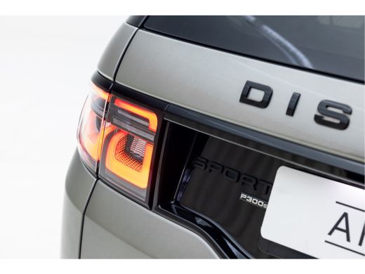 Land Rover Discovery Sport P300e PHEV AWD AUT | Black Pack | Afneembare trekhaak | Panoramadak | 360gr Camera | ActivLease financial lease