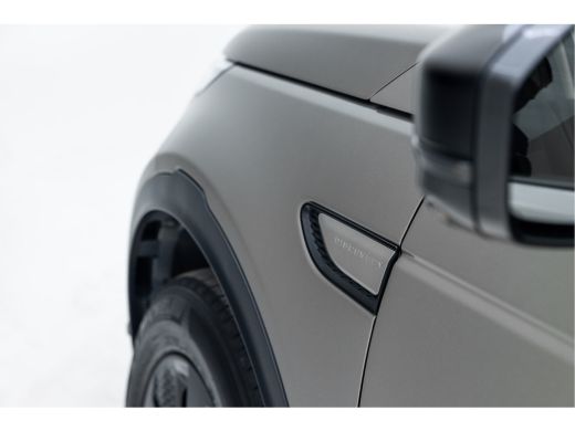 Land Rover Discovery Sport P300e PHEV AWD AUT | Black Pack | Afneembare trekhaak | Panoramadak | 360gr Camera | ActivLease financial lease
