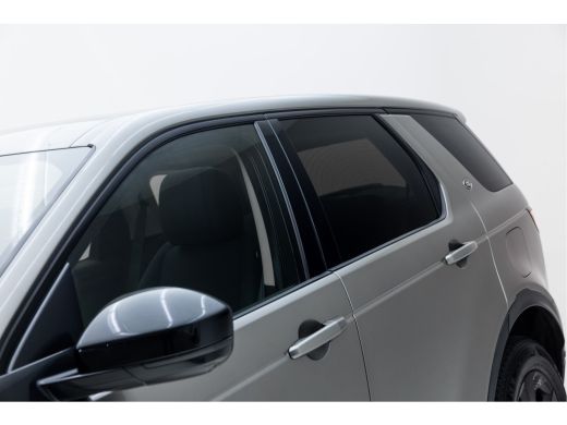 Land Rover Discovery Sport P300e PHEV AWD AUT | Black Pack | Afneembare trekhaak | Panoramadak | 360gr Camera | ActivLease financial lease