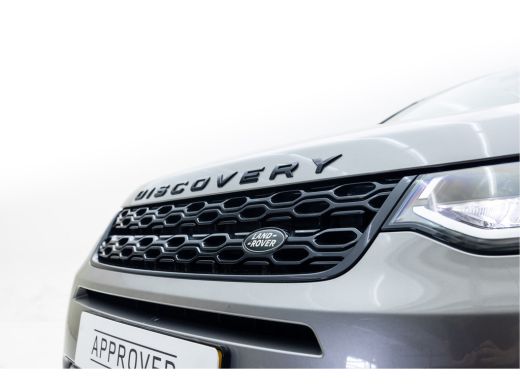 Land Rover Discovery Sport P300e PHEV AWD AUT | Black Pack | Afneembare trekhaak | Panoramadak | 360gr Camera | ActivLease financial lease