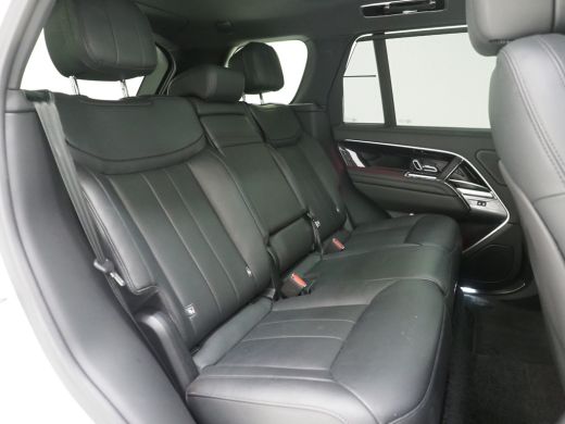 Land Rover Range Rover P460e HSE | 23 Inch Gloss Black | Shadow Pack | El.trekhaak | Pano | Head-up ActivLease financial lease