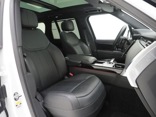 Land Rover Range Rover P460e HSE | 23 Inch Gloss Black | Shadow Pack | El.trekhaak | Pano | Head-up ActivLease financial lease