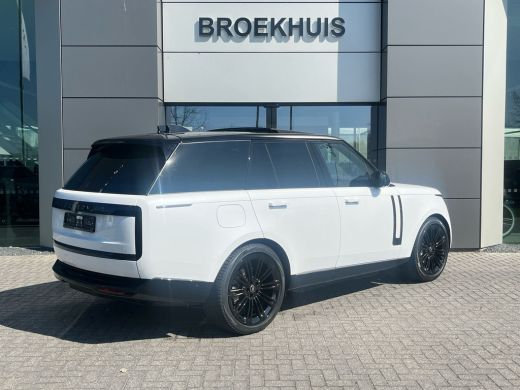 Land Rover Range Rover P460e HSE | 23 Inch Gloss Black | Shadow Pack | El.trekhaak | Pano | Head-up ActivLease financial lease