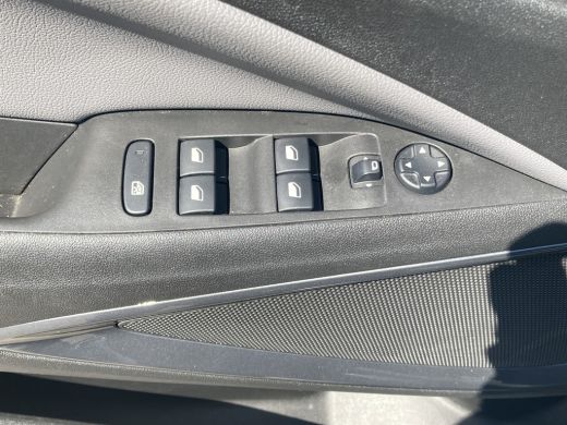Opel Crossland X 1.2 Turbo Innovation | Airco (automatisch) | Bandenspanningscontrolesysteem | Cruise control ActivLease financial lease