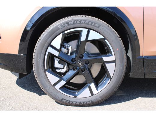 Opel Grandland Electric GS 73 kWh | Audio installatie premium | Autonomous Emergency Braking | Elektrisch glazen panorama... ActivLease financial lease