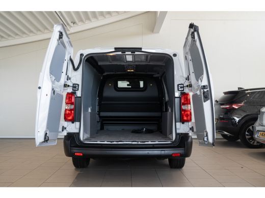 Opel Vivaro-e L3H1 Edition 75 kWh | Laadruimte Pakket | Parkeersensoren | Navigatie | Apple Carplay & Android A... ActivLease financial lease