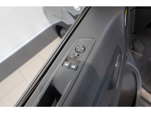 Opel Vivaro Electric L3 75 kWh | Laadruimte Pakket | Camera | Parkeersensoren | Navigatie | Apple Carplay & Android Au... ActivLease financial lease