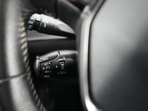 Peugeot 2008 1.2 PureTech Blue Lease Allure MANUAL ActivLease financial lease