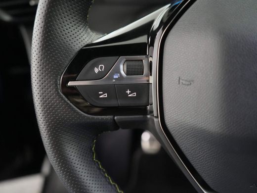 Peugeot 208 Peugeot 1.2 PureTech GT | 17" lichtmetalen velgen "Jordaan" incl. plaatsbesparend reservewiel | A... ActivLease financial lease