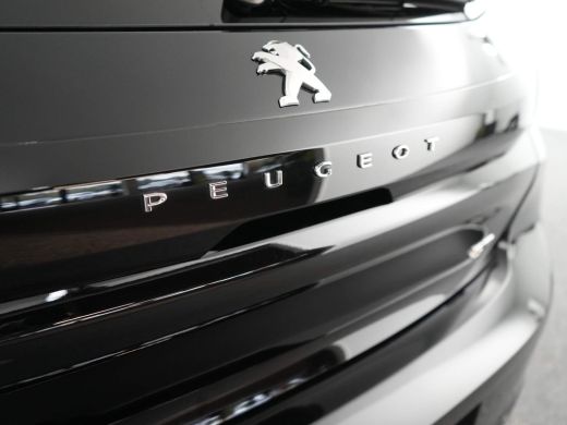 Peugeot 208 Peugeot 1.2 PureTech GT | 17" lichtmetalen velgen "Jordaan" incl. plaatsbesparend reservewiel | A... ActivLease financial lease