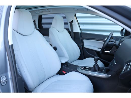 Peugeot 308 SW 1.2 PURETECH 110PK ALLURE / NAVI / LEDER / CLIMA / LED / PDC / 16" LMV / CAMERA / KEYLESS / PA... ActivLease financial lease