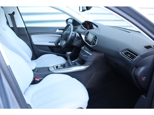Peugeot 308 SW 1.2 PURETECH 110PK ALLURE / NAVI / LEDER / CLIMA / LED / PDC / 16" LMV / CAMERA / KEYLESS / PA... ActivLease financial lease