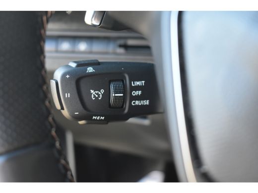 Peugeot 5008 Peugeot 1.2 Hybrid GT 136pk Automaat 7p. | Adaptive Cruise | Navigatie | Keyless-Entry | Dodehoek... ActivLease financial lease